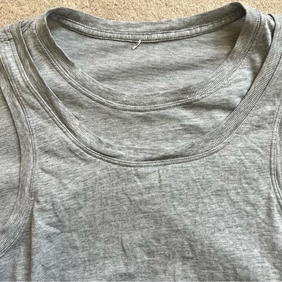 Lululemon cropped tee grey double layered size 8 medium - Picture 2 of 4